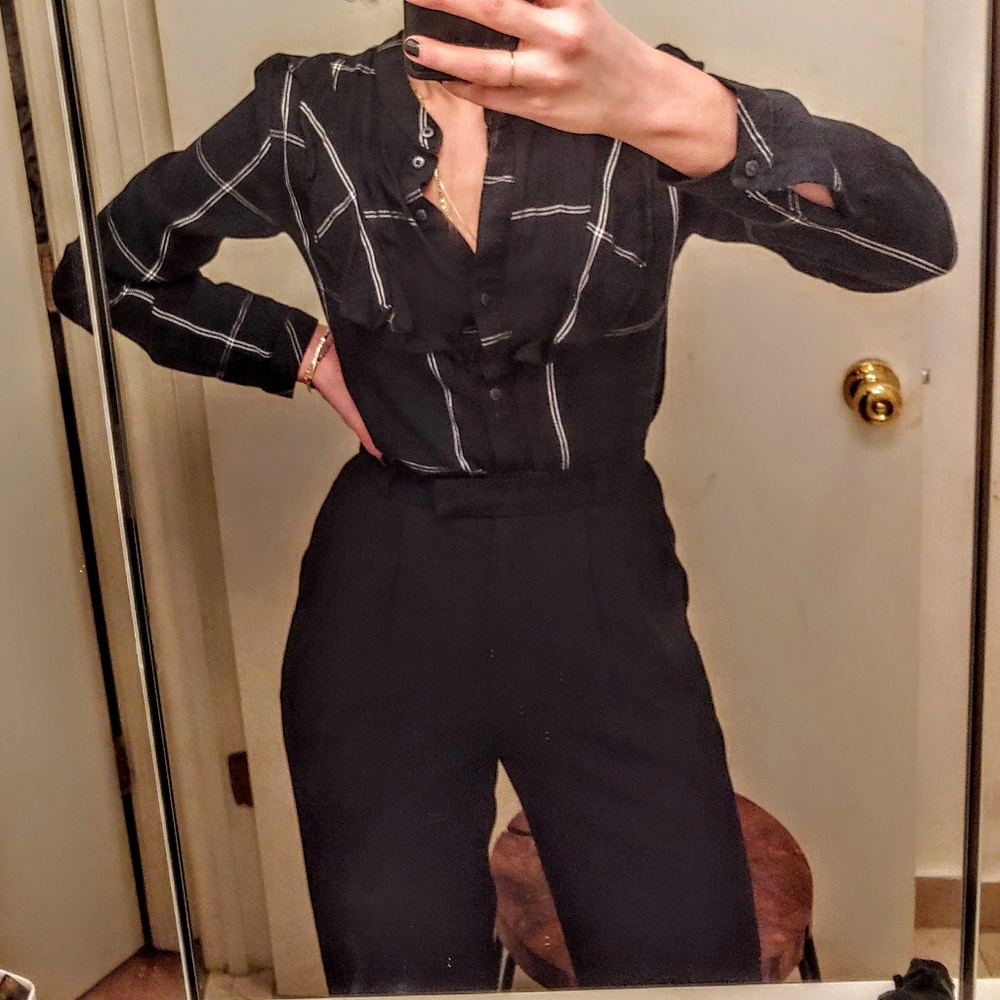 Nwot sanctuary deep green button blouse.
